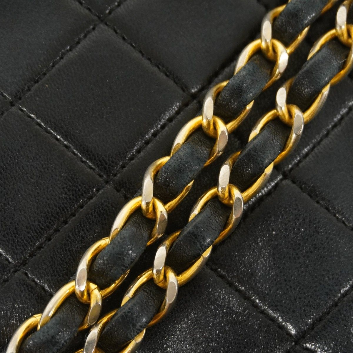 Chanel Shoulder Bag Quilted Lambskin Black Gold — view 9