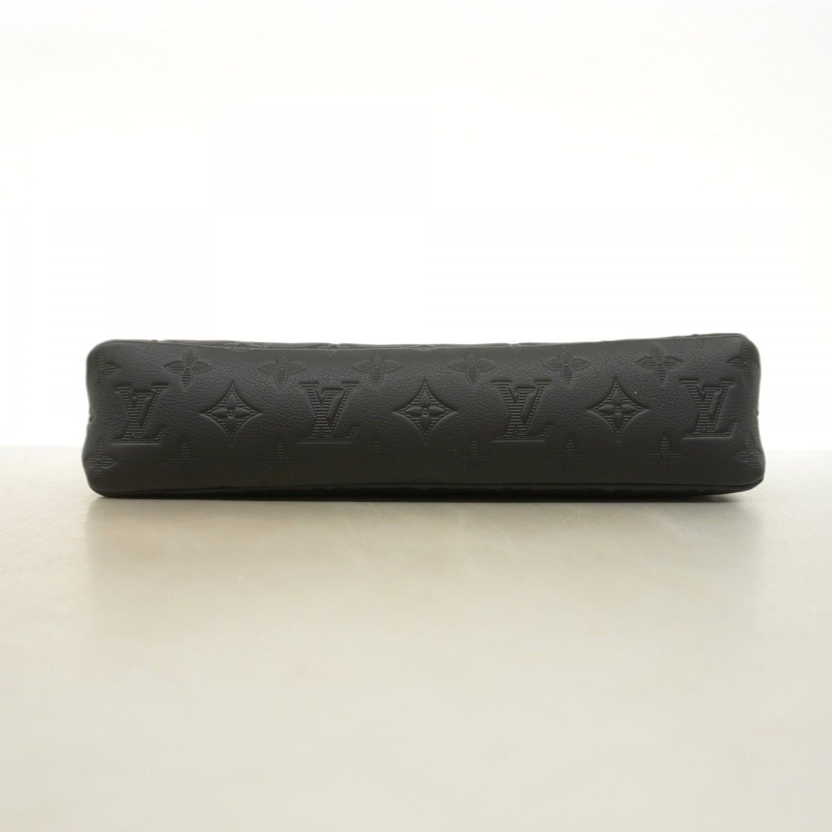 Louis Vuitton Clutch Monogram Shadow Pochette Voyage Small Black — view 3