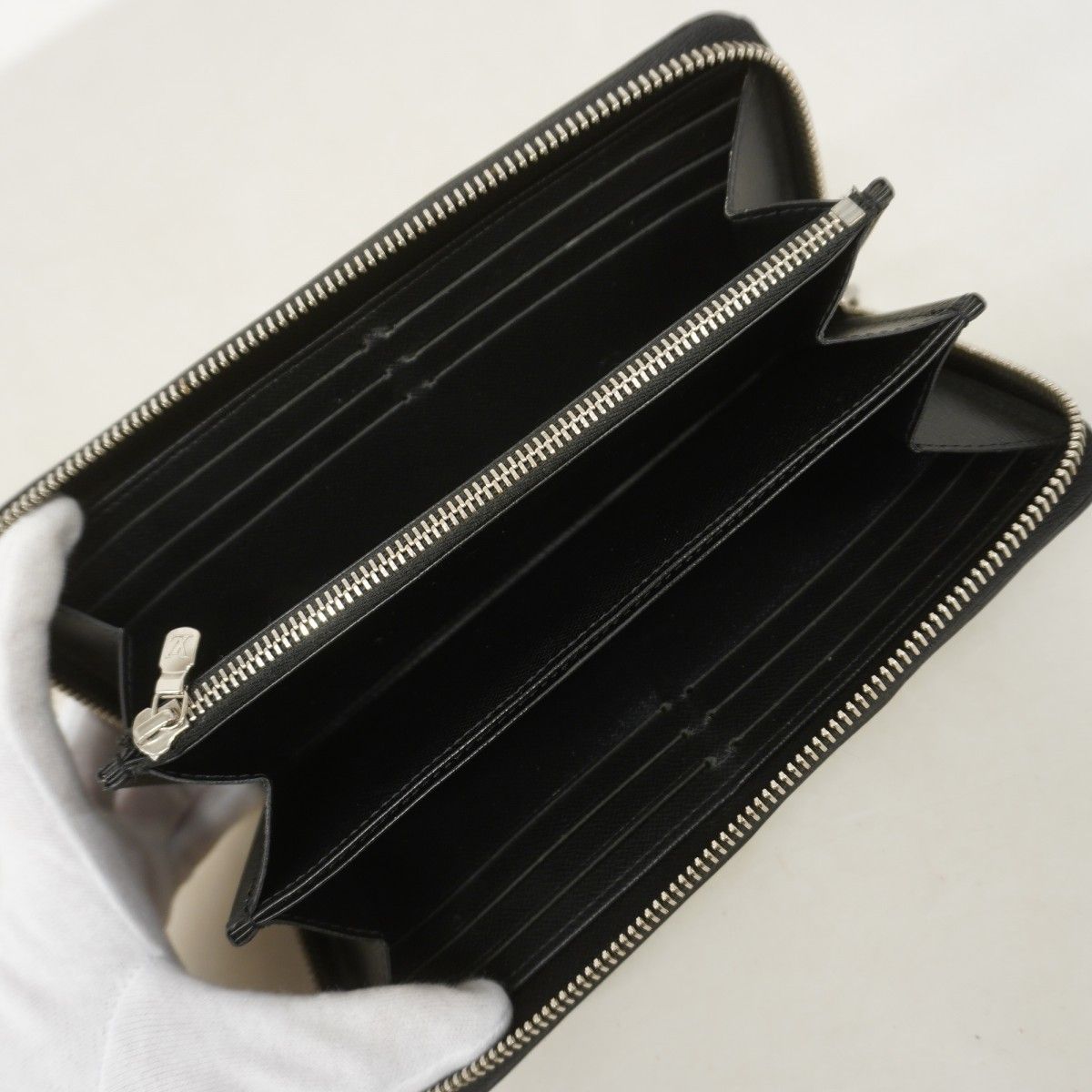 Louis Vuitton Wallet Epi Zippy Noir — view 3