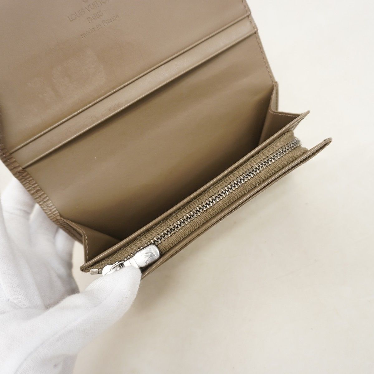 Louis Vuitton Wallet Epi Porte-Monnaie Viennois Tresor Peppa — view 3