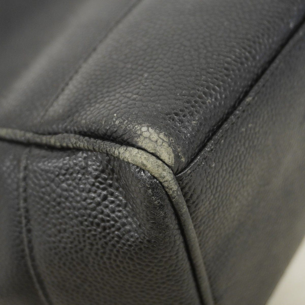 Chanel Shoulder Bag Caviar Leather Black Gold — view 6