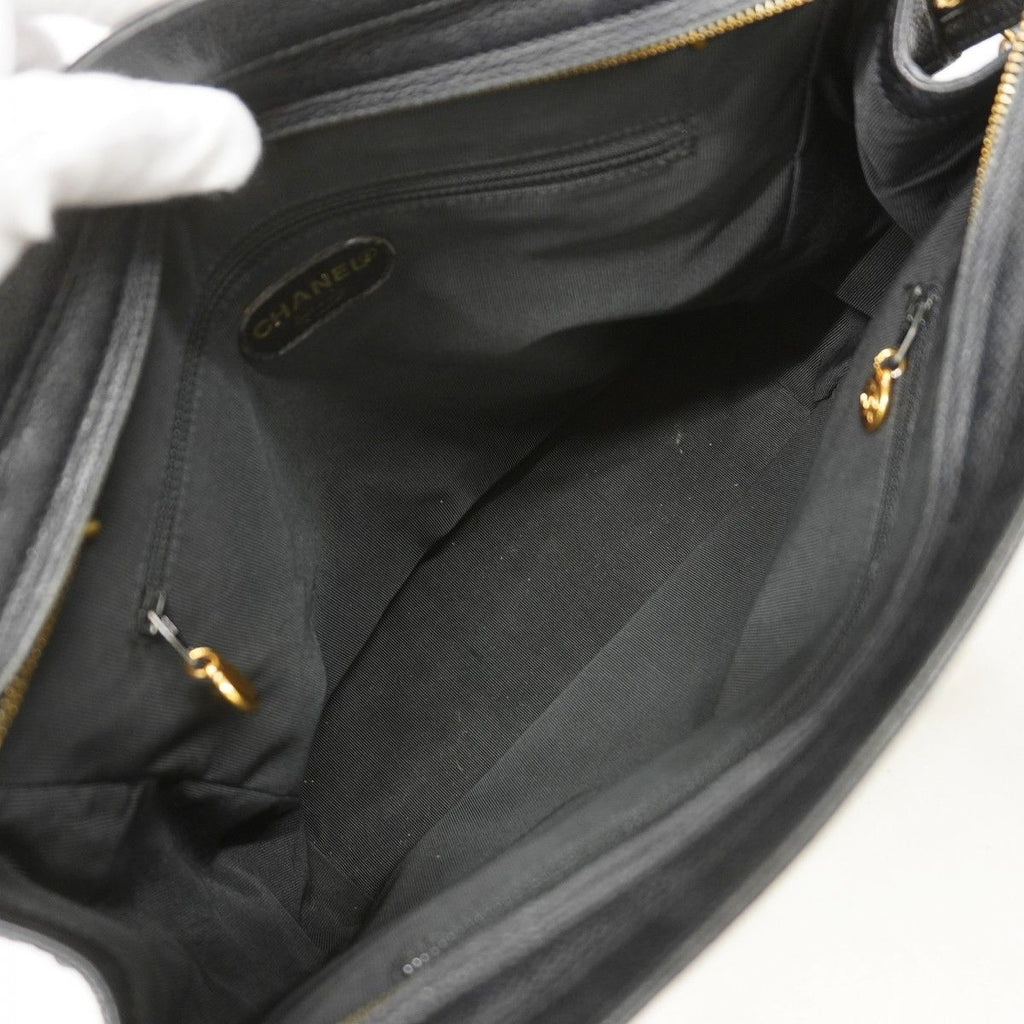 Chanel Shoulder Bag Caviar Leather Black Gold — view 4