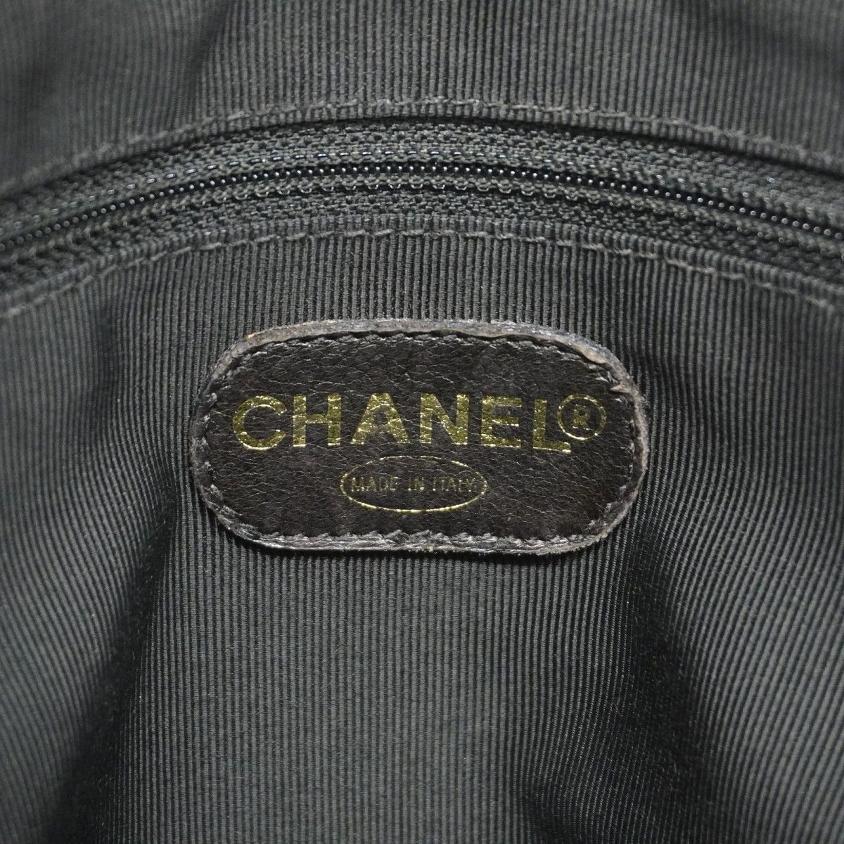 Chanel Shoulder Bag Caviar Leather Black Gold — view 5