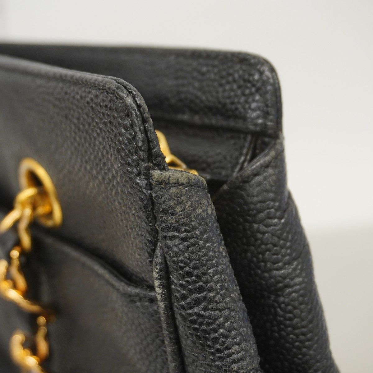 Chanel Shoulder Bag Caviar Leather Black Gold — view 7