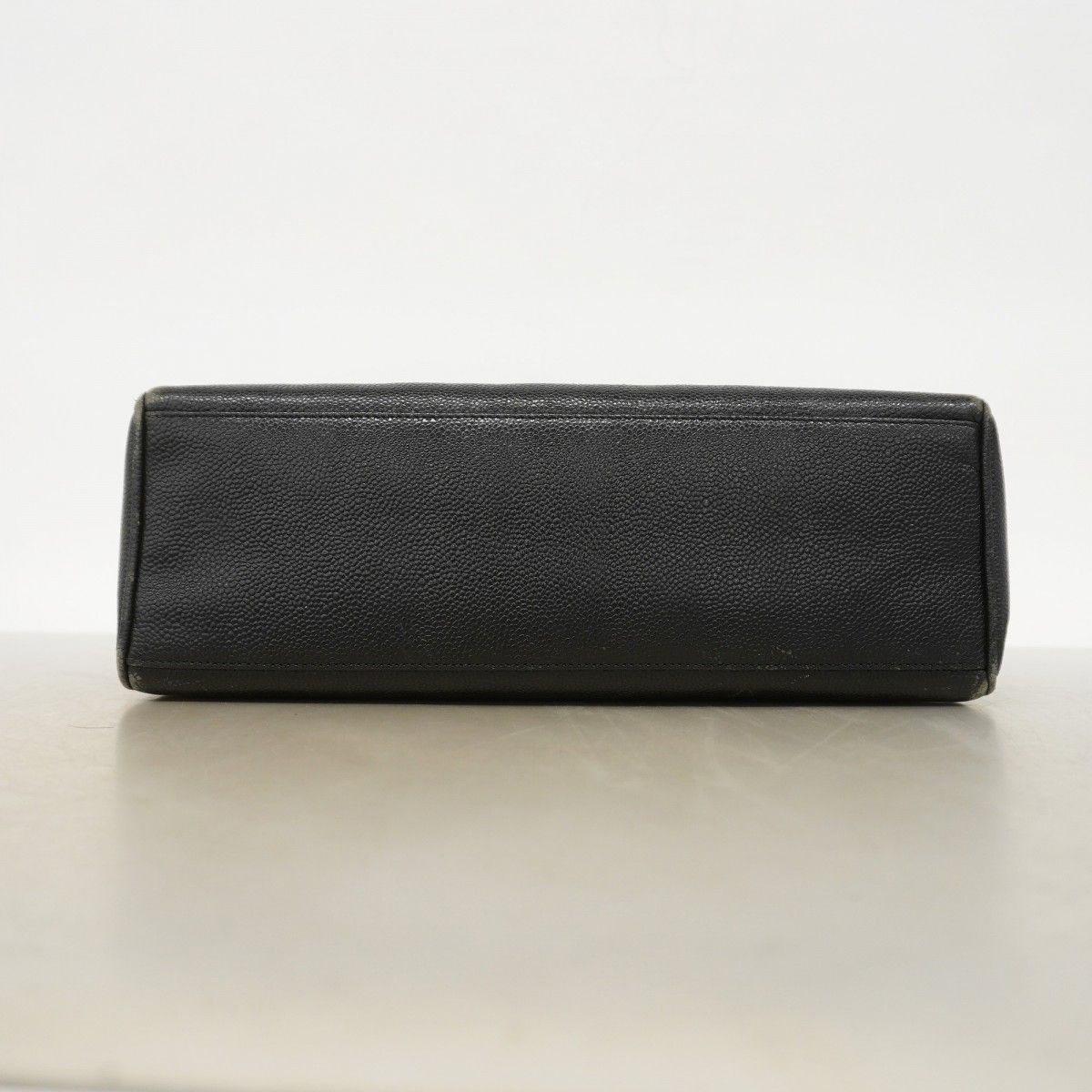 Chanel Shoulder Bag Caviar Leather Black Gold — view 3
