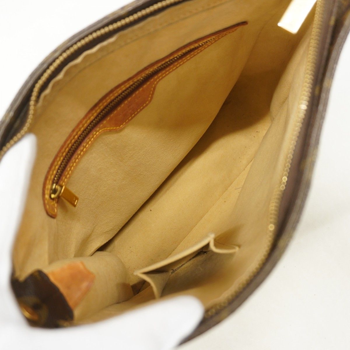 Louis Vuitton Shoulder Bag Monogram Looping GM Brown — view 4