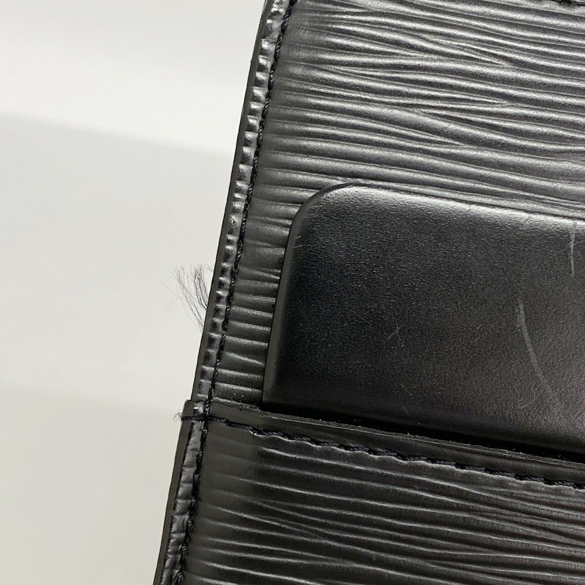 Louis Vuitton Tote Epi Croisette PM Noir — view 6
