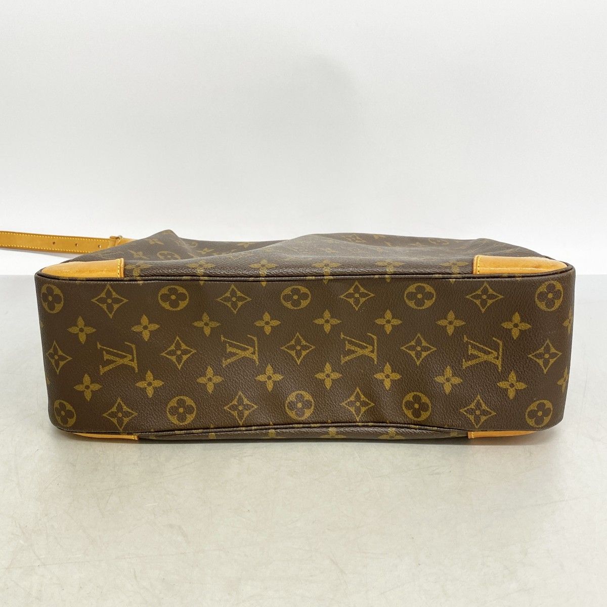 Louis Vuitton Shoulder Bag Monogram Boulogne 35 Brown — view 3