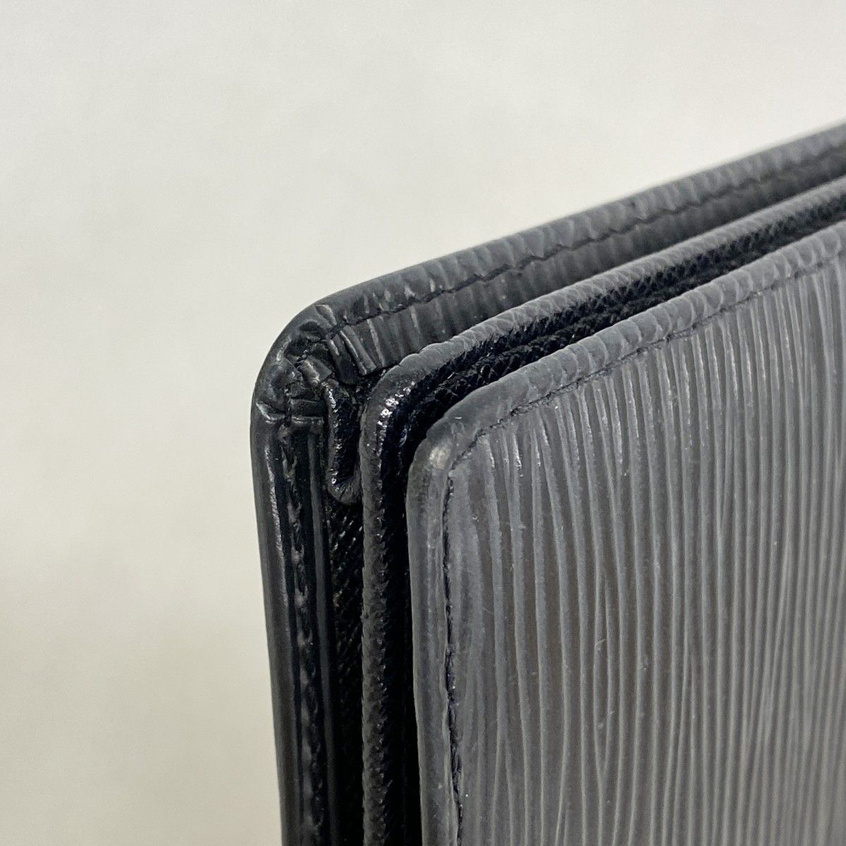 Louis Vuitton Long Bill Holder Epi Card Cles Noir — view 6