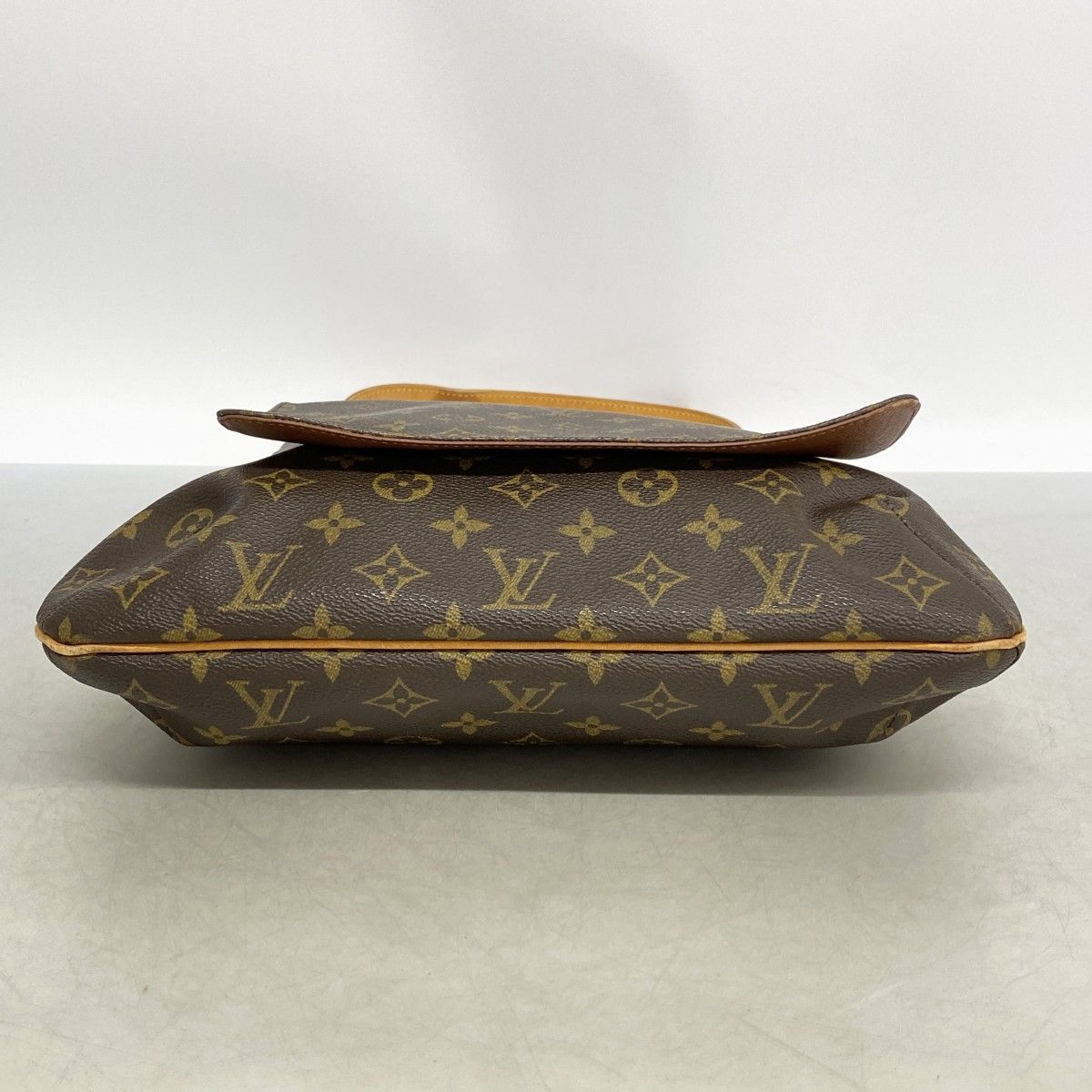 Louis Vuitton Shoulder Bag Monogram Musette Brown — view 3