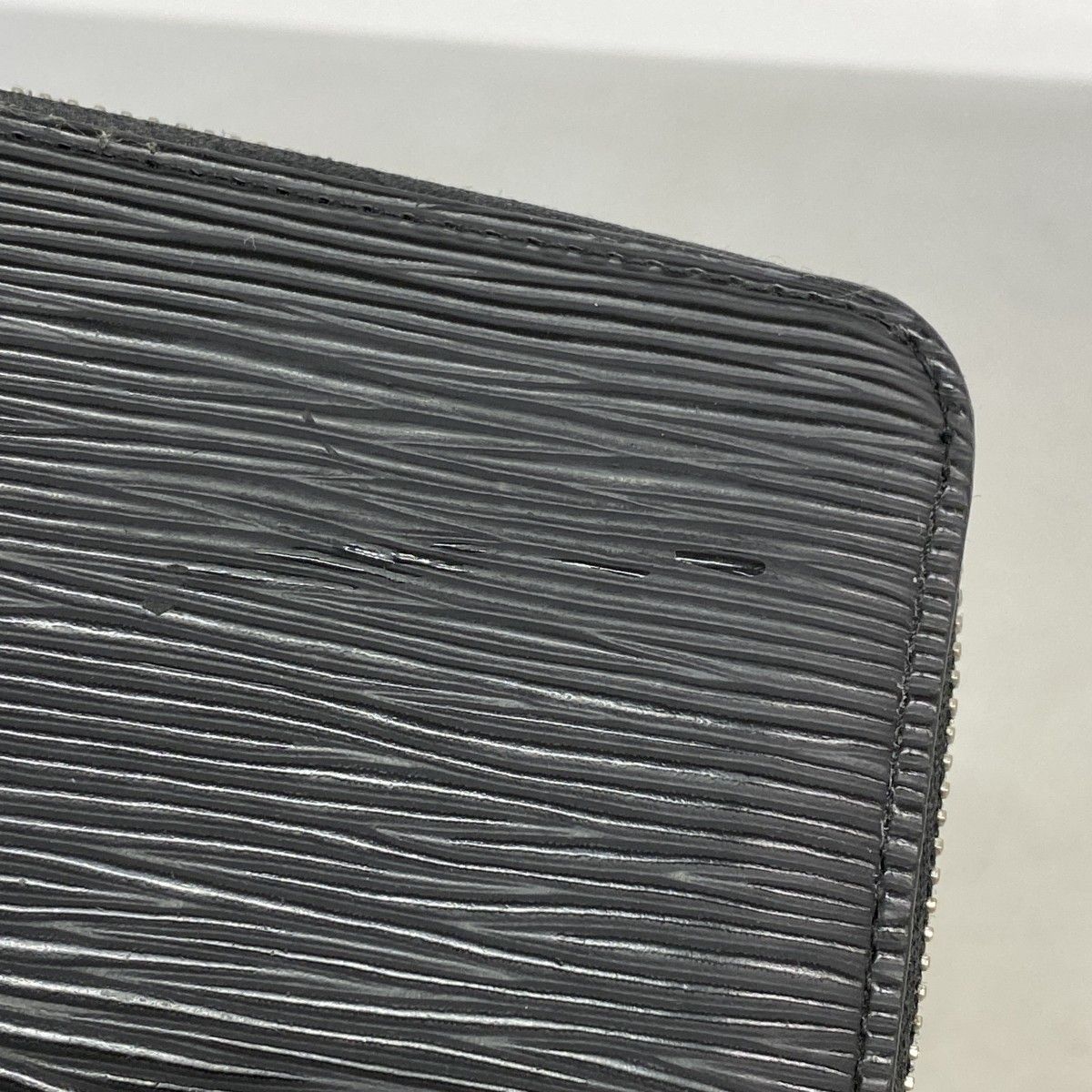 Louis Vuitton Wallet Epi Zippy Noir — view 7