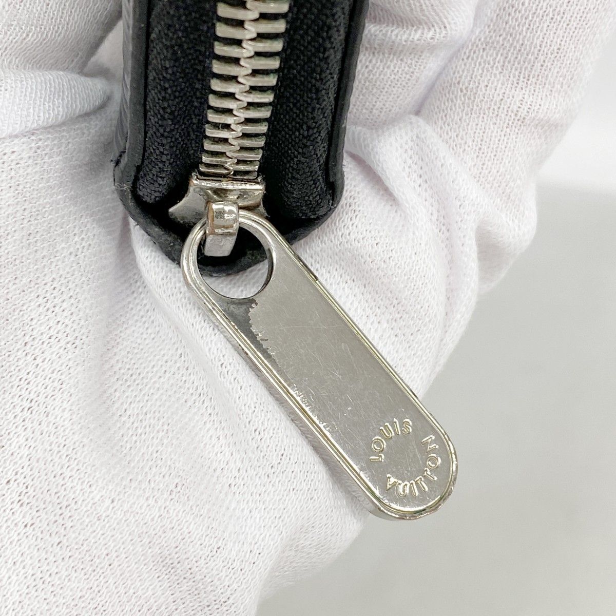 Louis Vuitton Wallet Epi Zippy Noir — view 8