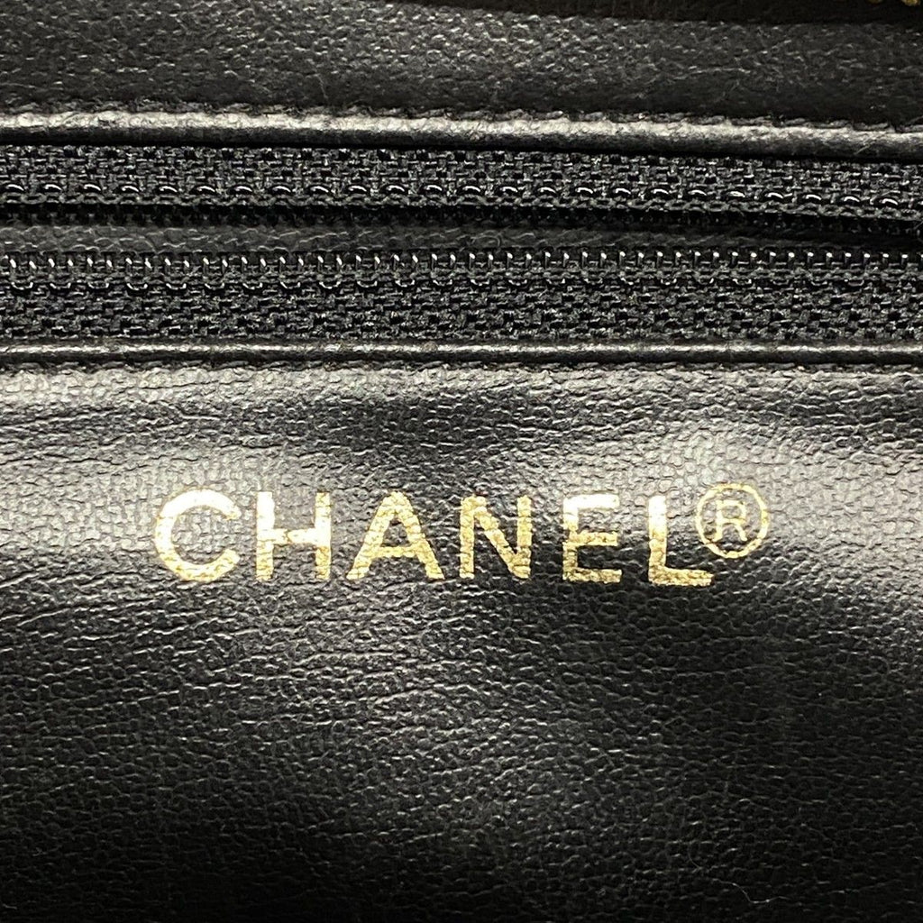 Chanel Chain Tote Lambskin Black Gold — view 5
