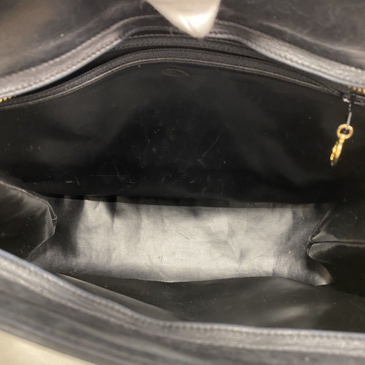 Chanel Chain Tote Lambskin Black Gold — view 4