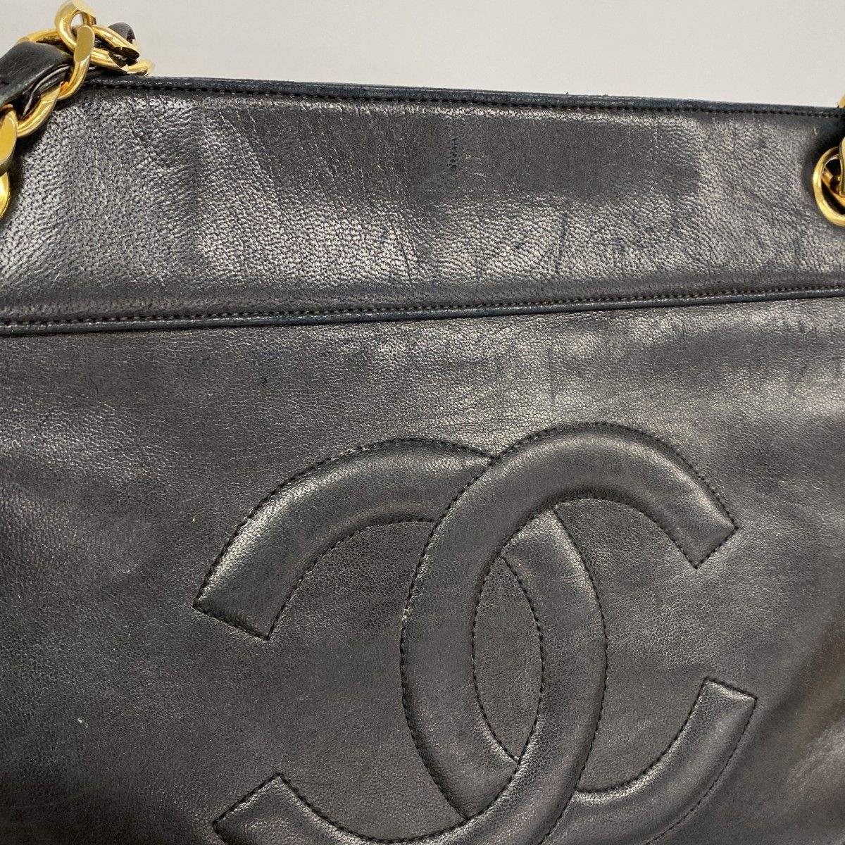 Chanel Chain Tote Lambskin Black Gold — view 8