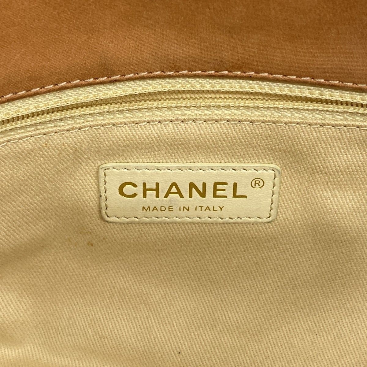 Chanel Shoulder Bag Quilted Leather Orange Gold — view 5
