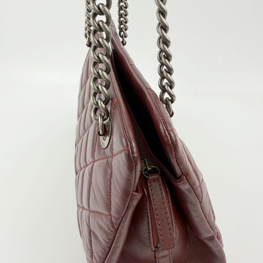Chanel CC Logo Quilted Chain Shoulder Bag Leather Bordeaux Red Silver Vintage — view 9