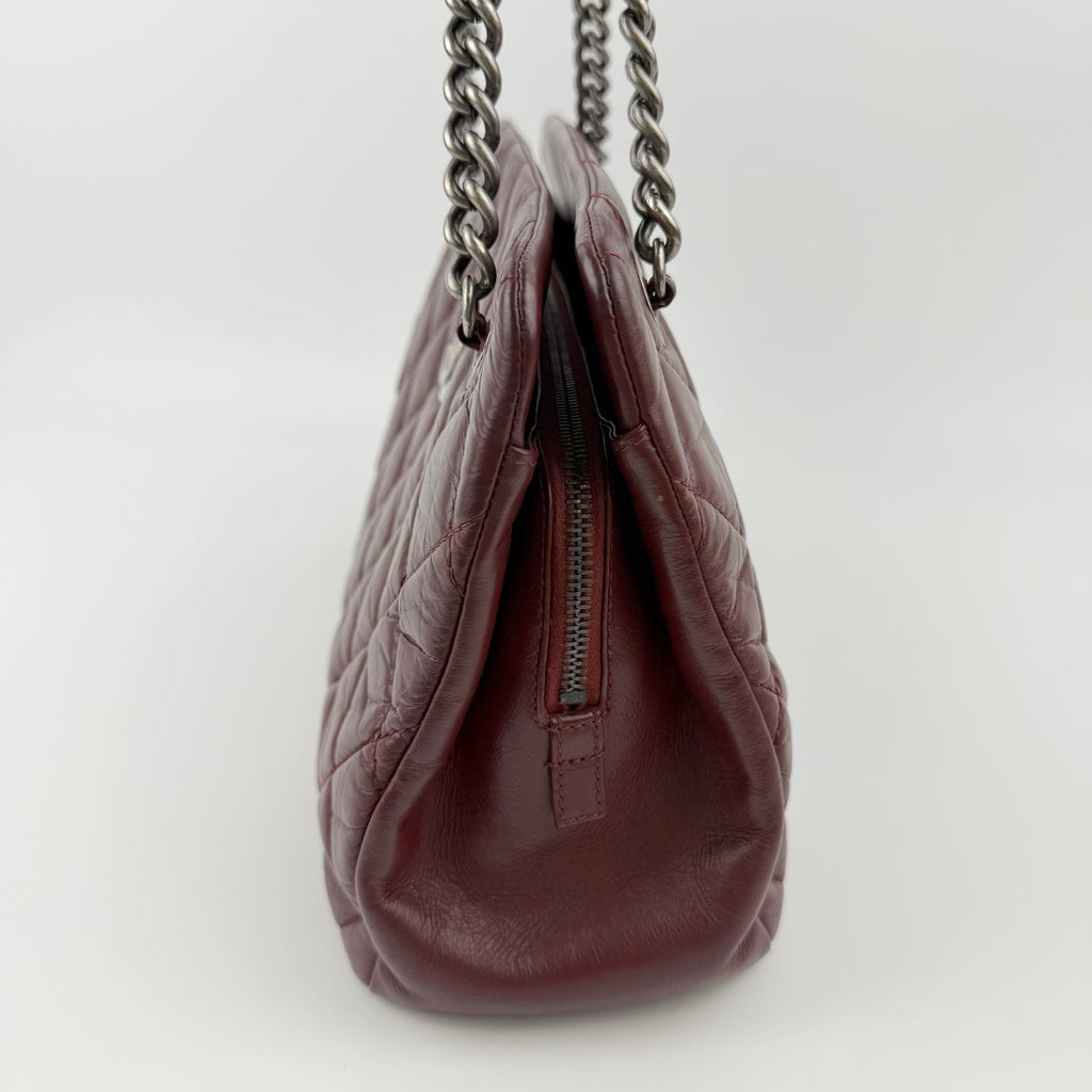Chanel CC Logo Quilted Chain Shoulder Bag Leather Bordeaux Red Silver Vintage — view 6
