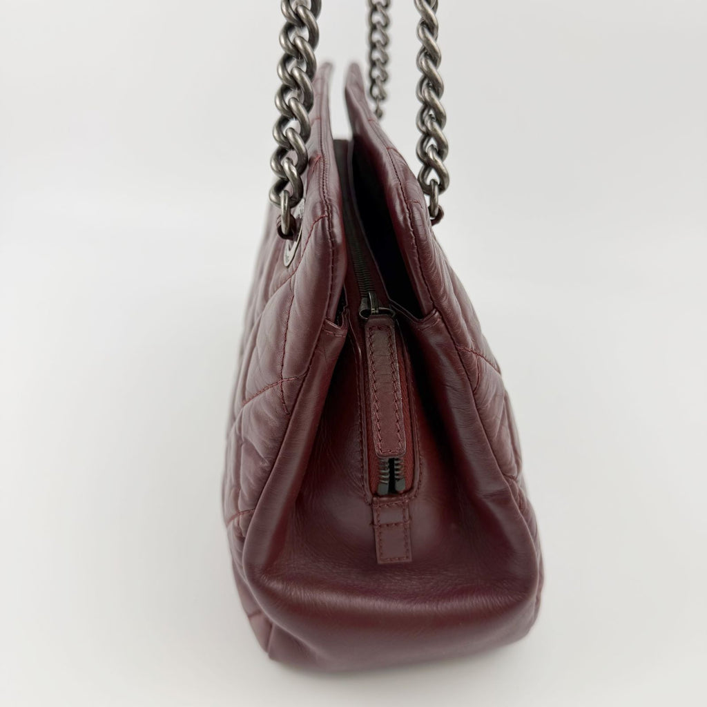 Chanel CC Logo Quilted Chain Shoulder Bag Leather Bordeaux Red Silver Vintage — view 8