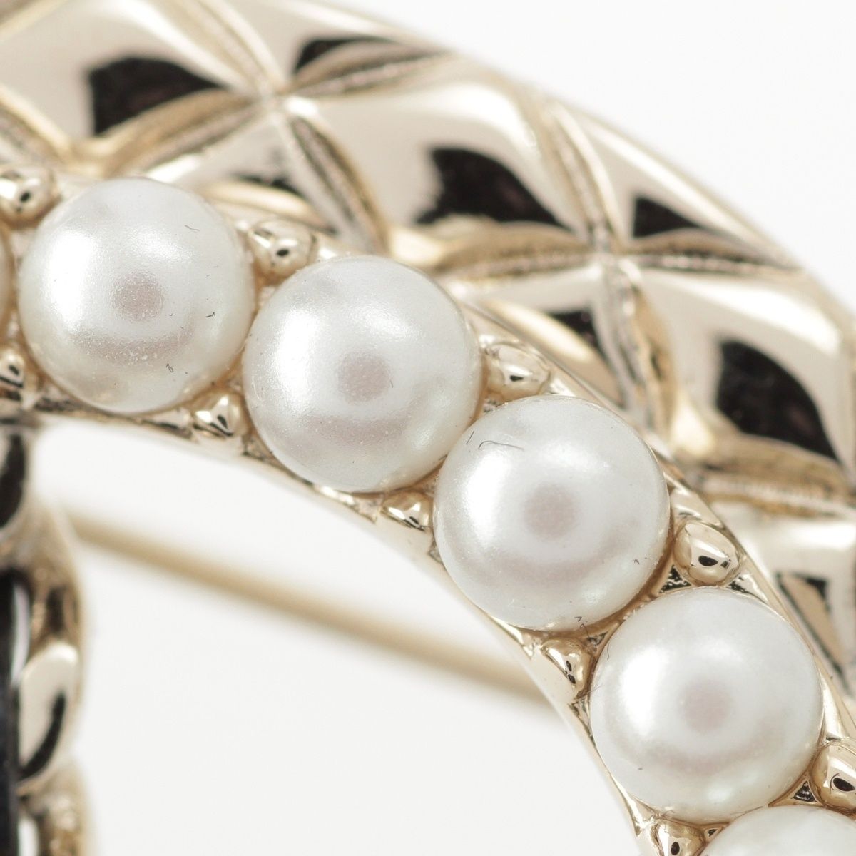 Chanel CC Logo Pearl Rhinestone Brooch Gold — view 5