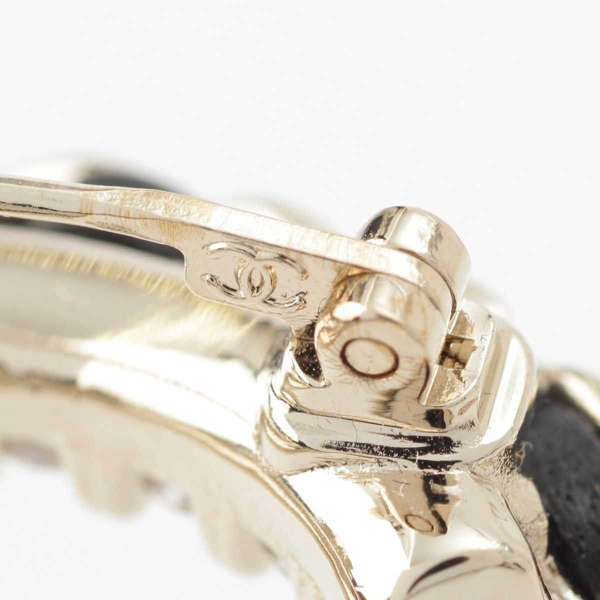 Chanel CC Logo Pearl Rhinestone Brooch Gold — view 7