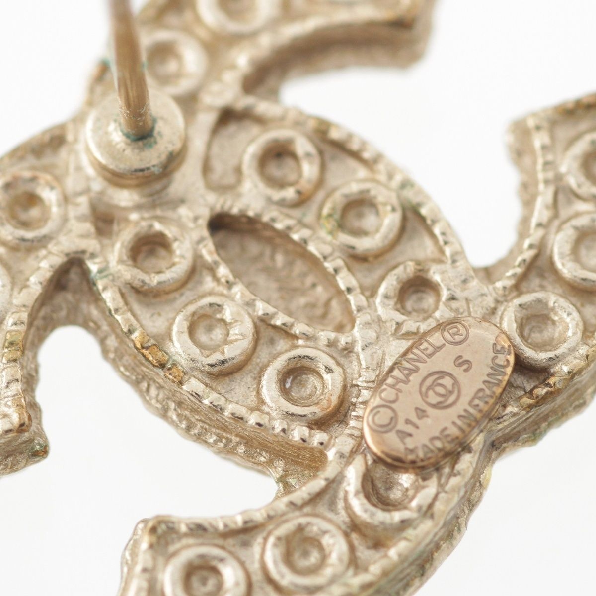 Chanel CC Logo Pearl Earrings Champagne Gold — view 6