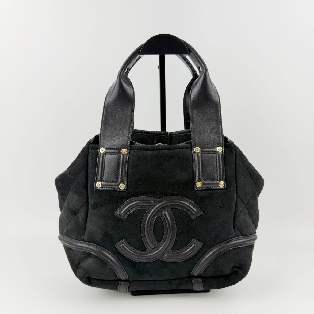 Chanel CC Logo Handbag Suede Leather Black Gold Vintage — view 2
