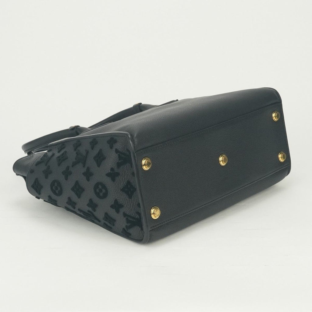 Louis Vuitton on My Side MM Tote Shoulder Bag Calf Leather Black Gold 2-Way — view 6