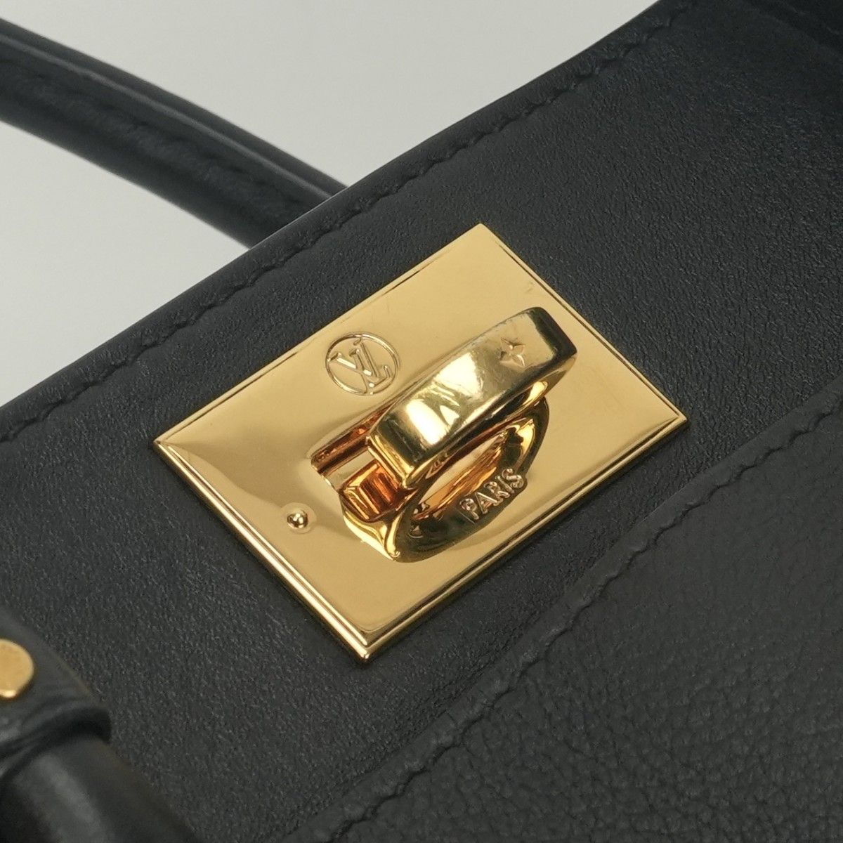 Louis Vuitton on My Side MM Tote Shoulder Bag Calf Leather Black Gold 2-Way — view 7