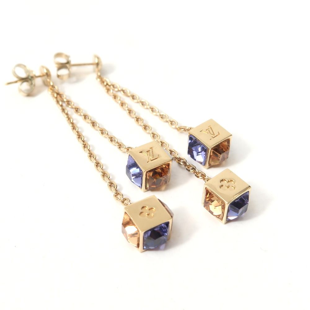 Louis Vuitton Book le Reille Pandan Gambling Earrings Chain Dice Motif — view 3