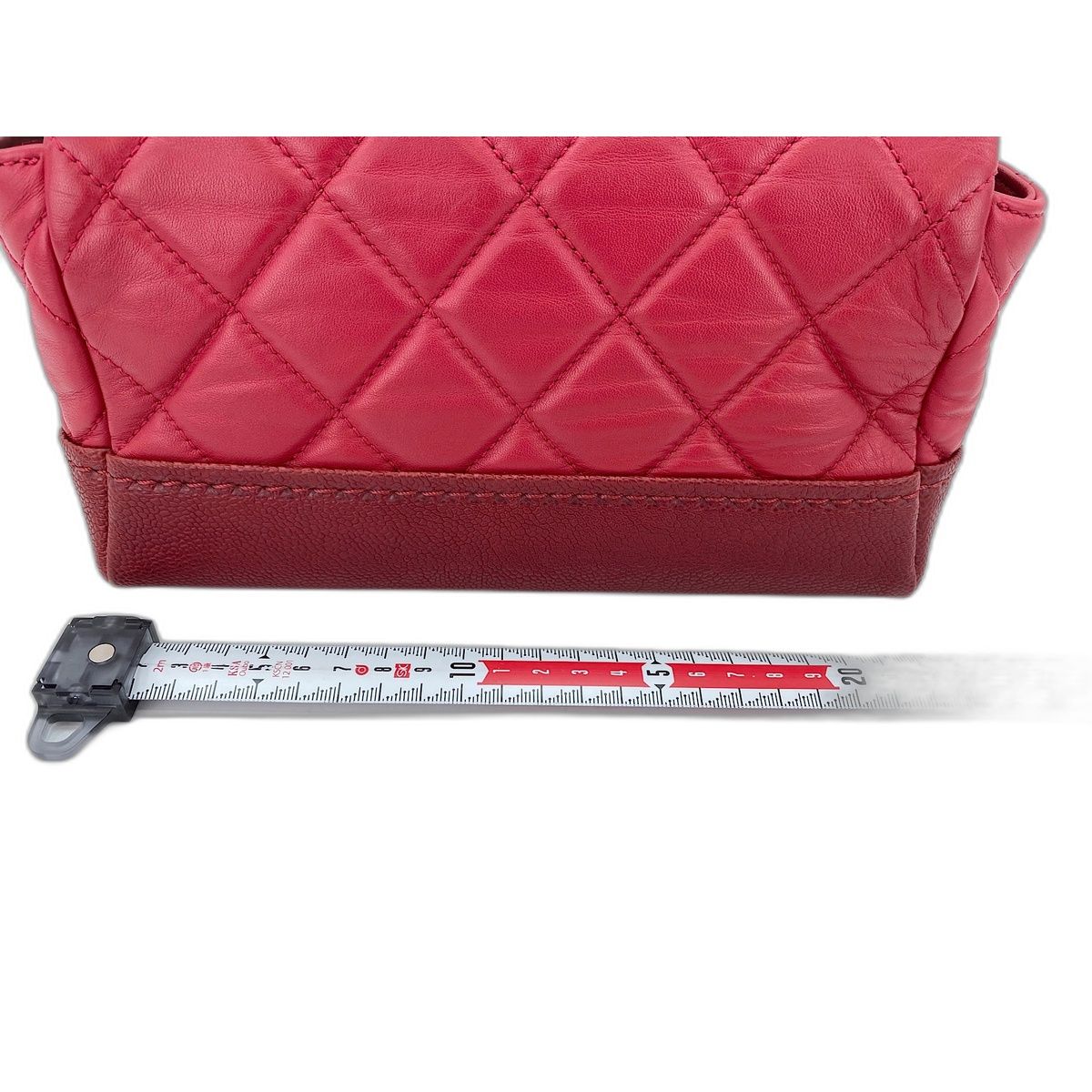 Chanel Shoulder Bag Quilted — view 4