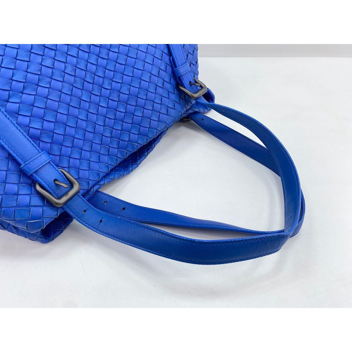 Bottega Veneta Handbag Blue — view 9