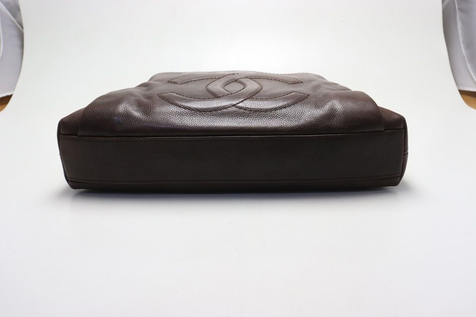 Chanel Jumbo CC Logo Caviar Leather Shoulder — view 3