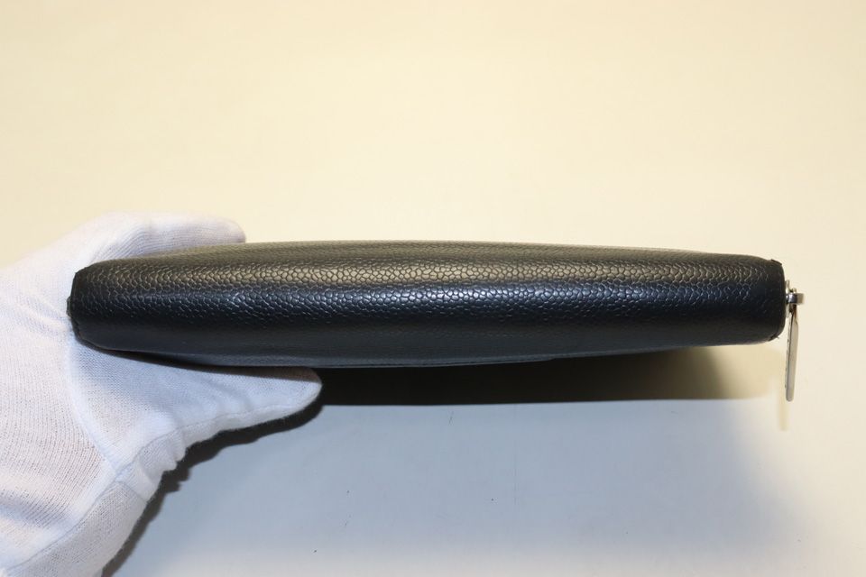 Chanel CC Logo Zip Wallet Caviar Leather — view 3