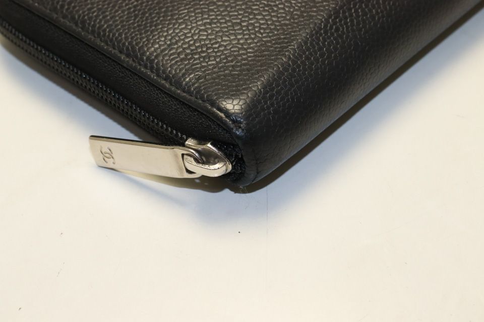 Chanel CC Logo Zip Wallet Caviar Leather — view 5