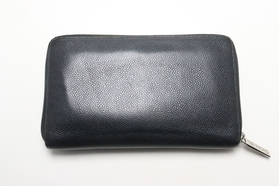 Chanel CC Logo Zip Wallet Caviar Leather — view 2