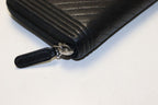 Chanel 25 Boy Zip Wallet Caviar Leather — view 4