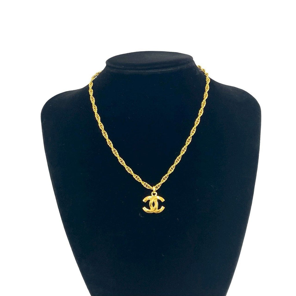 Chanel Vintage CC Logo Pendant Choker Gold — view 2
