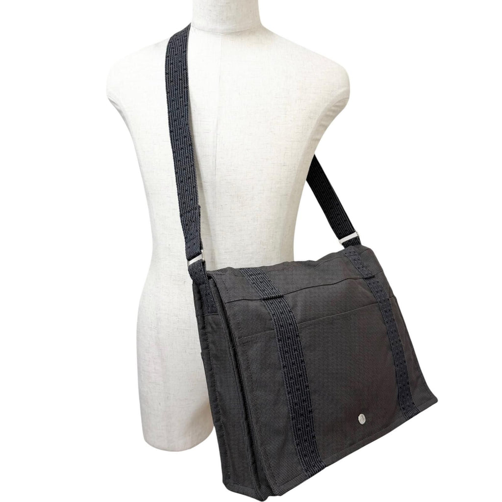 Hermes Her Line Besace MM Series Button Flap Messenger Bag Charcoal Gray — view 2