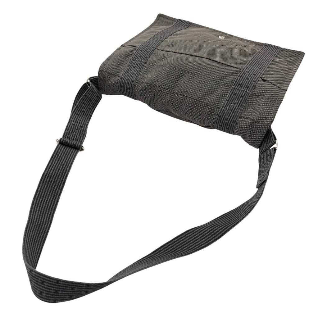 Hermes Her Line Besace MM Series Button Flap Messenger Bag Charcoal Gray — view 4