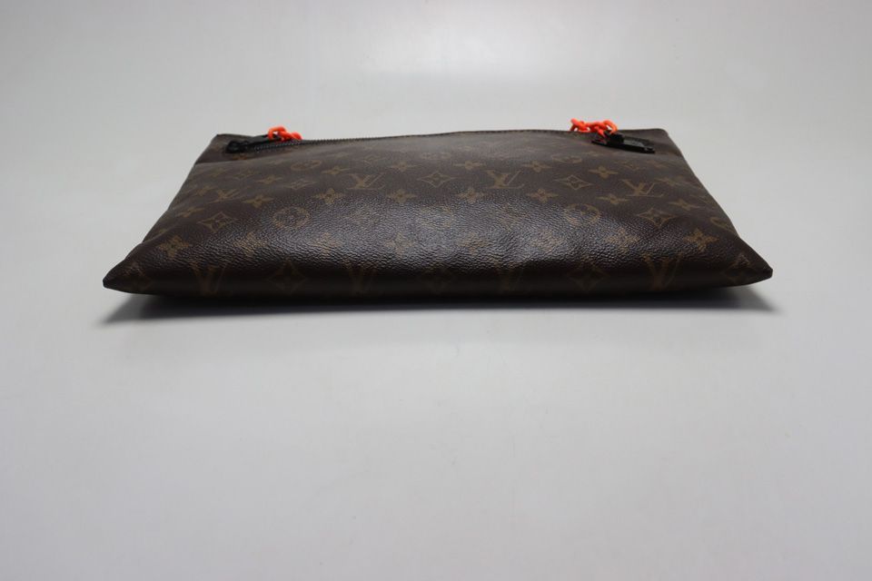 Louis Vuitton Monogram Pochette Solar — view 3