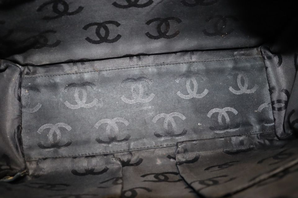 Chanel Wild Stitch GD Leather Handbag — view 6