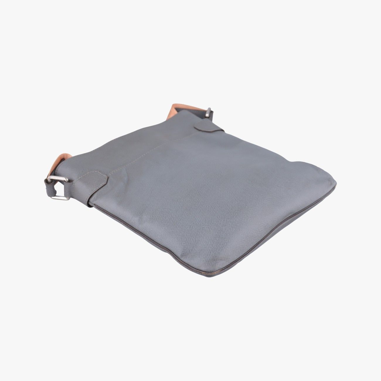 Louis Vuitton Sacha Glacier Gray Taiga Shoulder — view 7