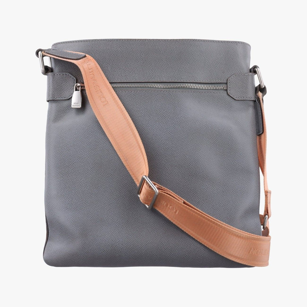 Louis Vuitton Sacha Glacier Gray Taiga Shoulder