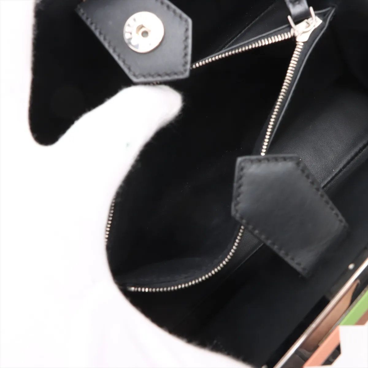 Fendi Petit Tou Jour Leather 2-Way Handbag Crossbody Shoulder Tote — view 9