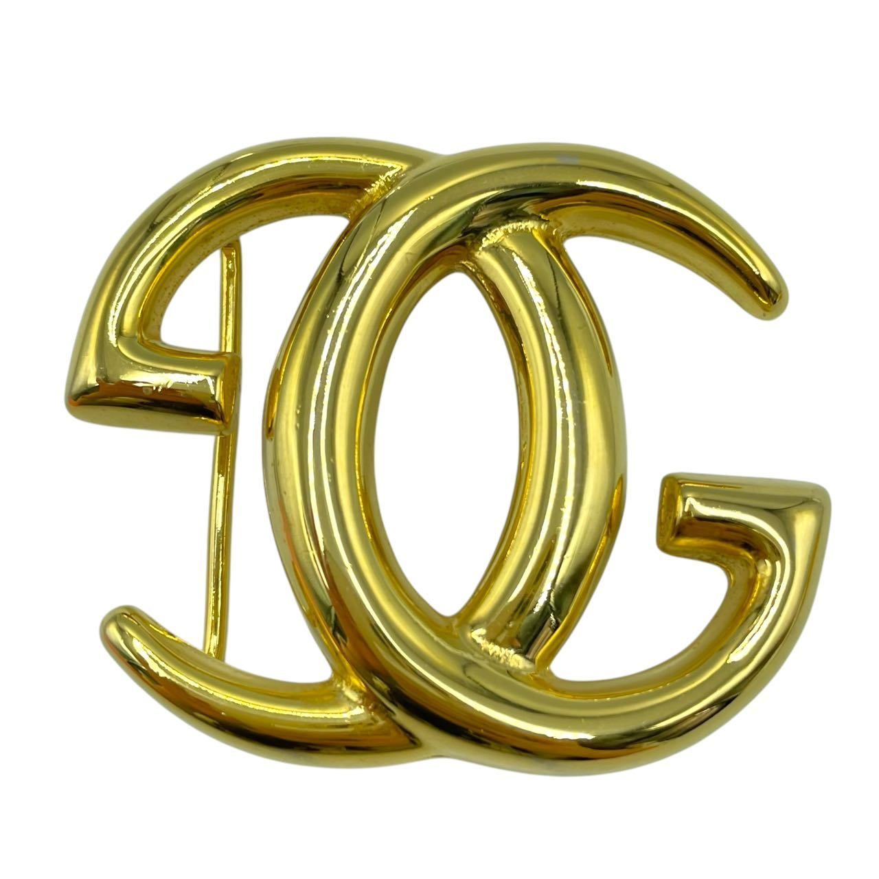 Gucci Buckle Gold GG Logo on Belt
