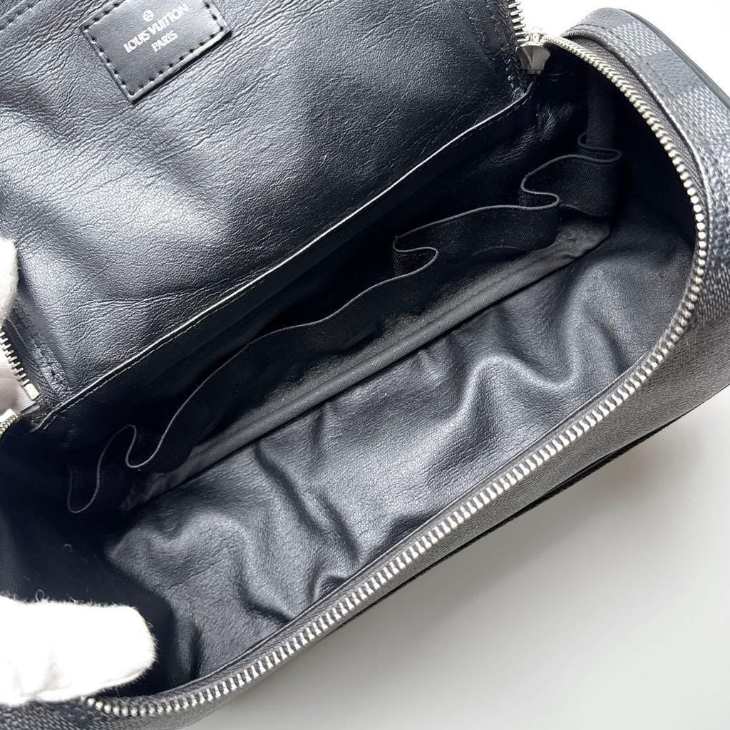 Louis Vuitton Damier Graphite Toilette Clutch — view 4