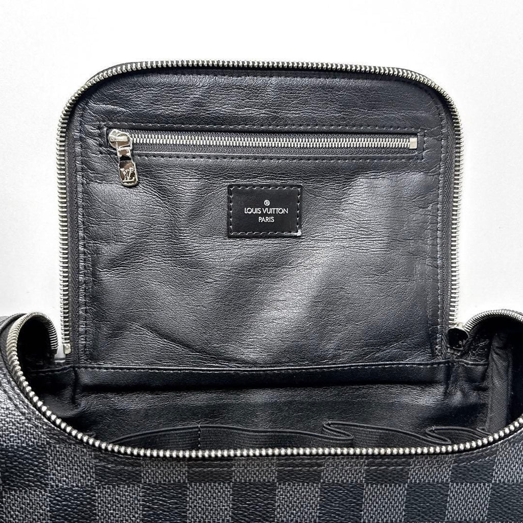 Louis Vuitton Damier Graphite Toilette Clutch — view 3