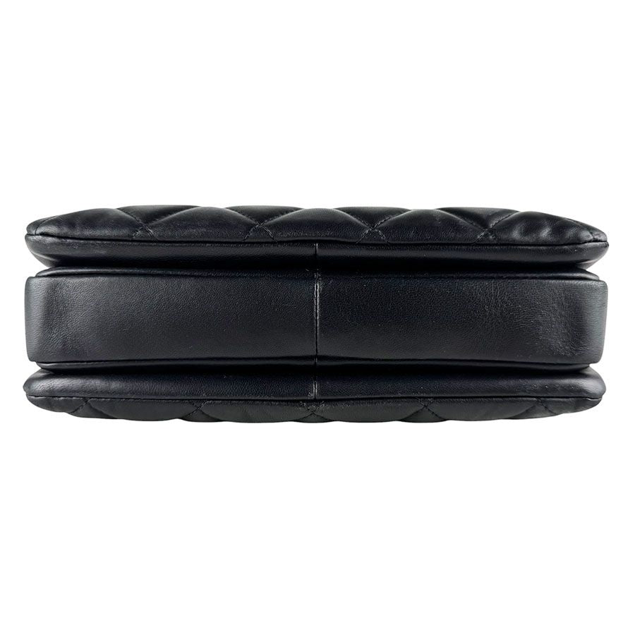 Chanel Shoulder Bag Trendy CC — view 4