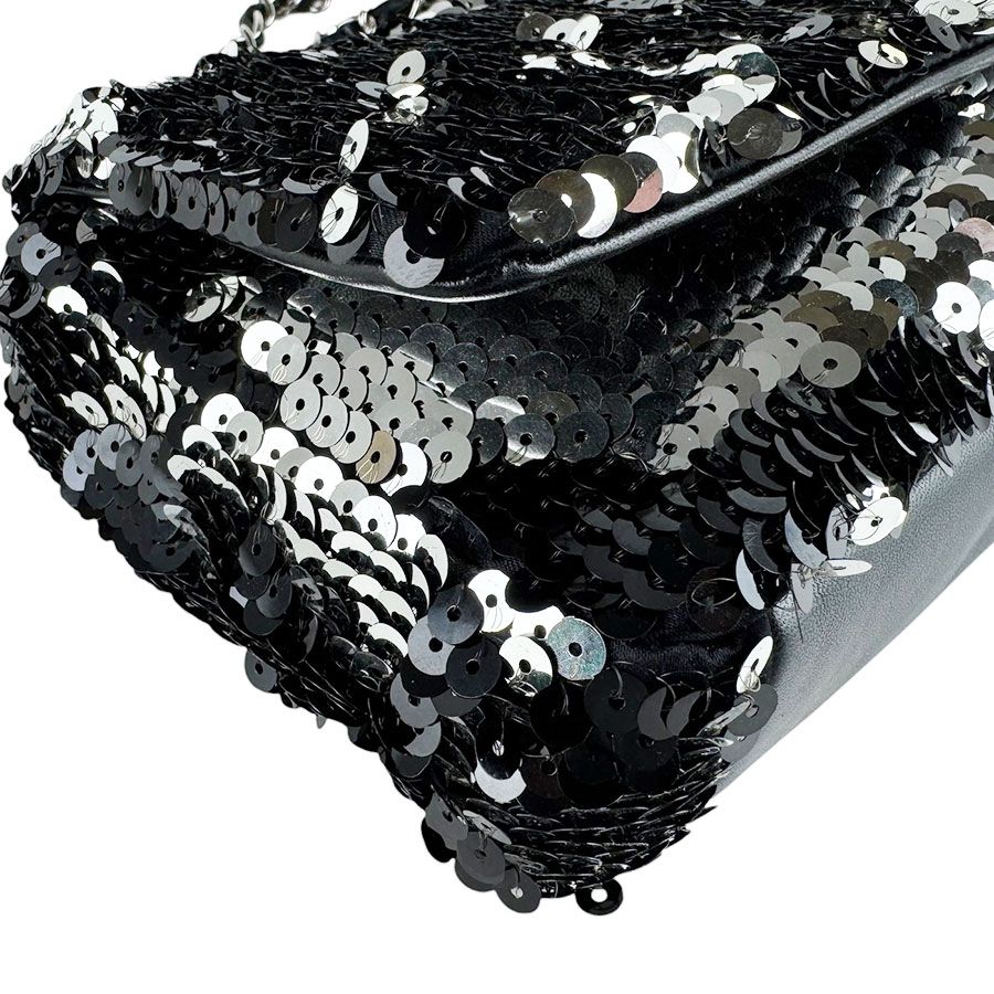 Chanel Shoulder Bag Black — view 9